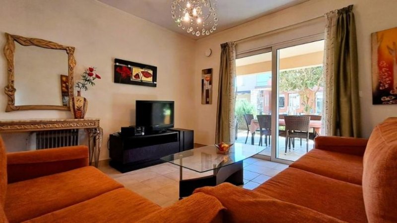 Maleme MIT VIDEO: Kreta, Maleme: Erdgeschoss-Apartment mit 2 Schlafzimmern, Garten und Gemeinschaftspool, nur wenige Schritte vom